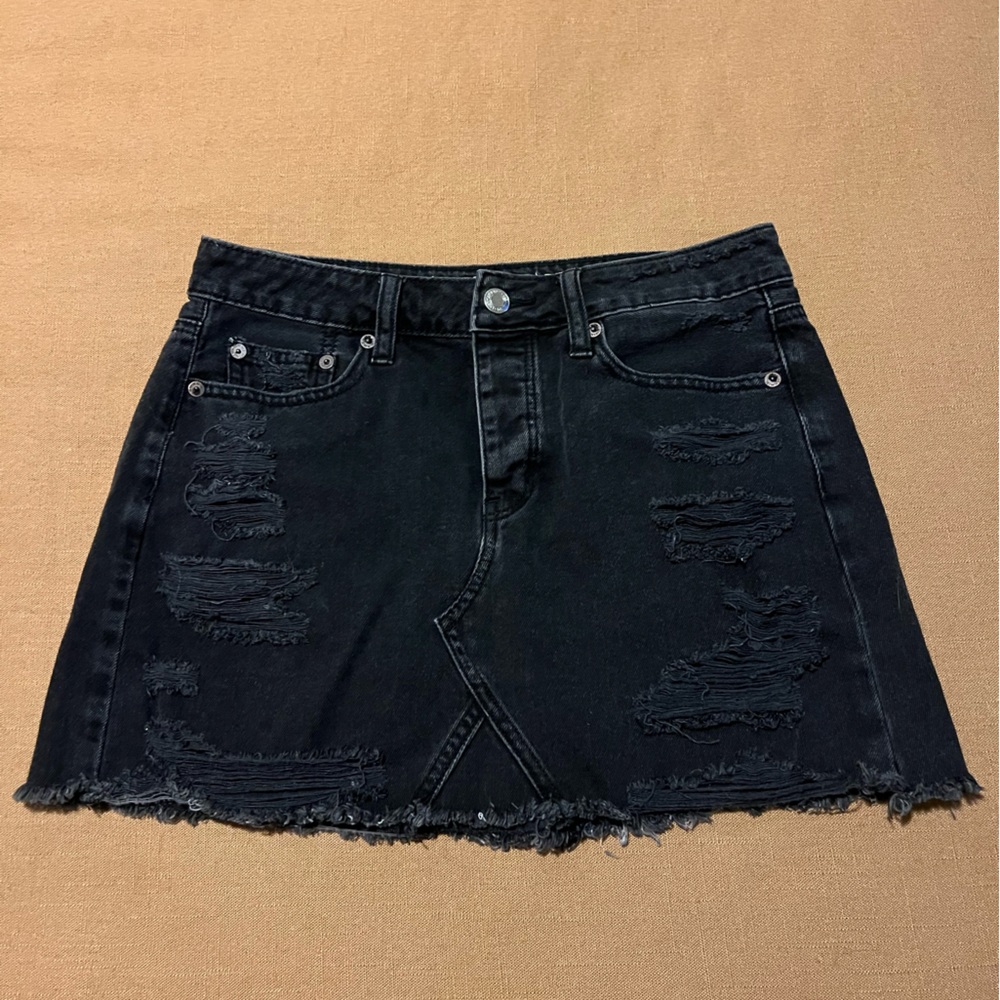 American Eagle black distressed denim mini skirt size 4